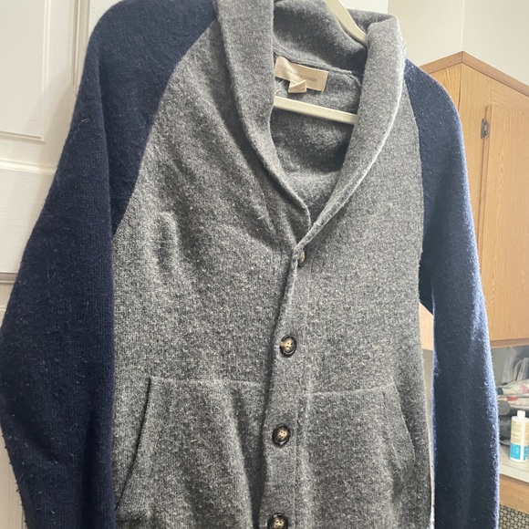 Wool Cardigan (Gray and Blue) - Picture 2 of 5